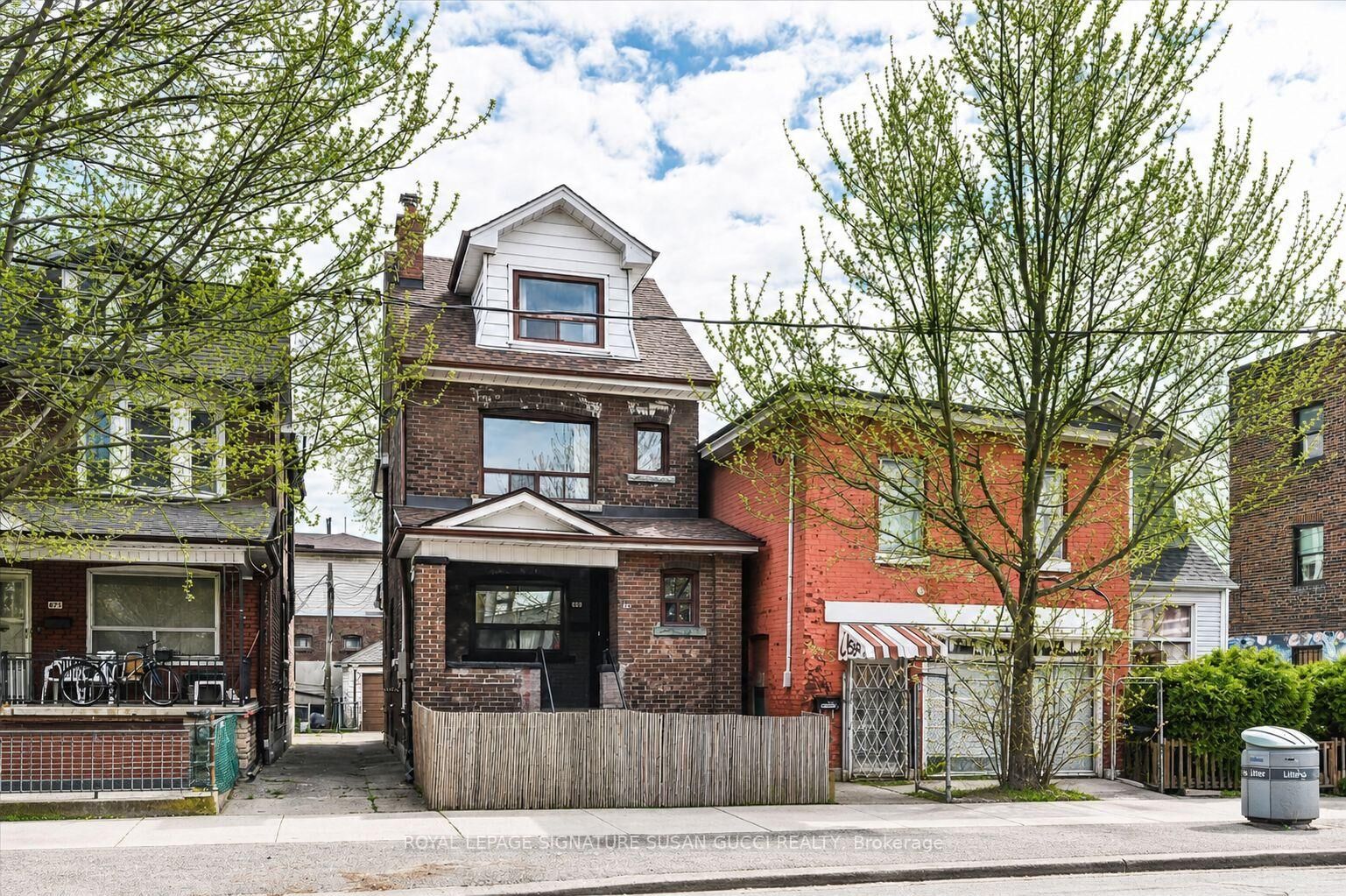 Property Photo:  669 Greenwood Avenue  ON M4J 4B3 