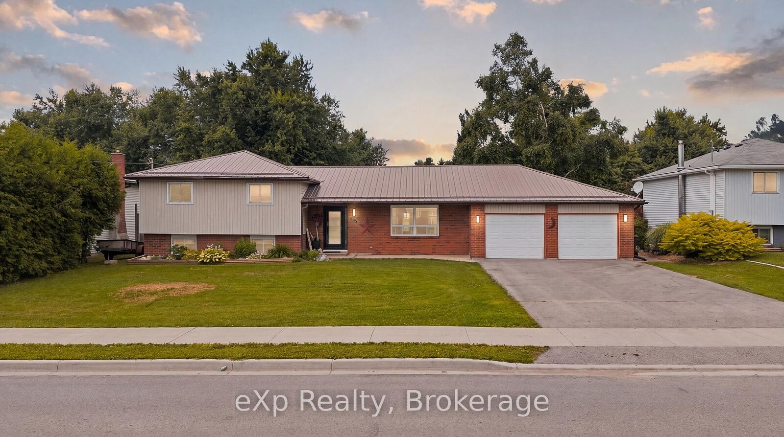 Property Photo: 375 Victoria Street W ON N0C 1B0