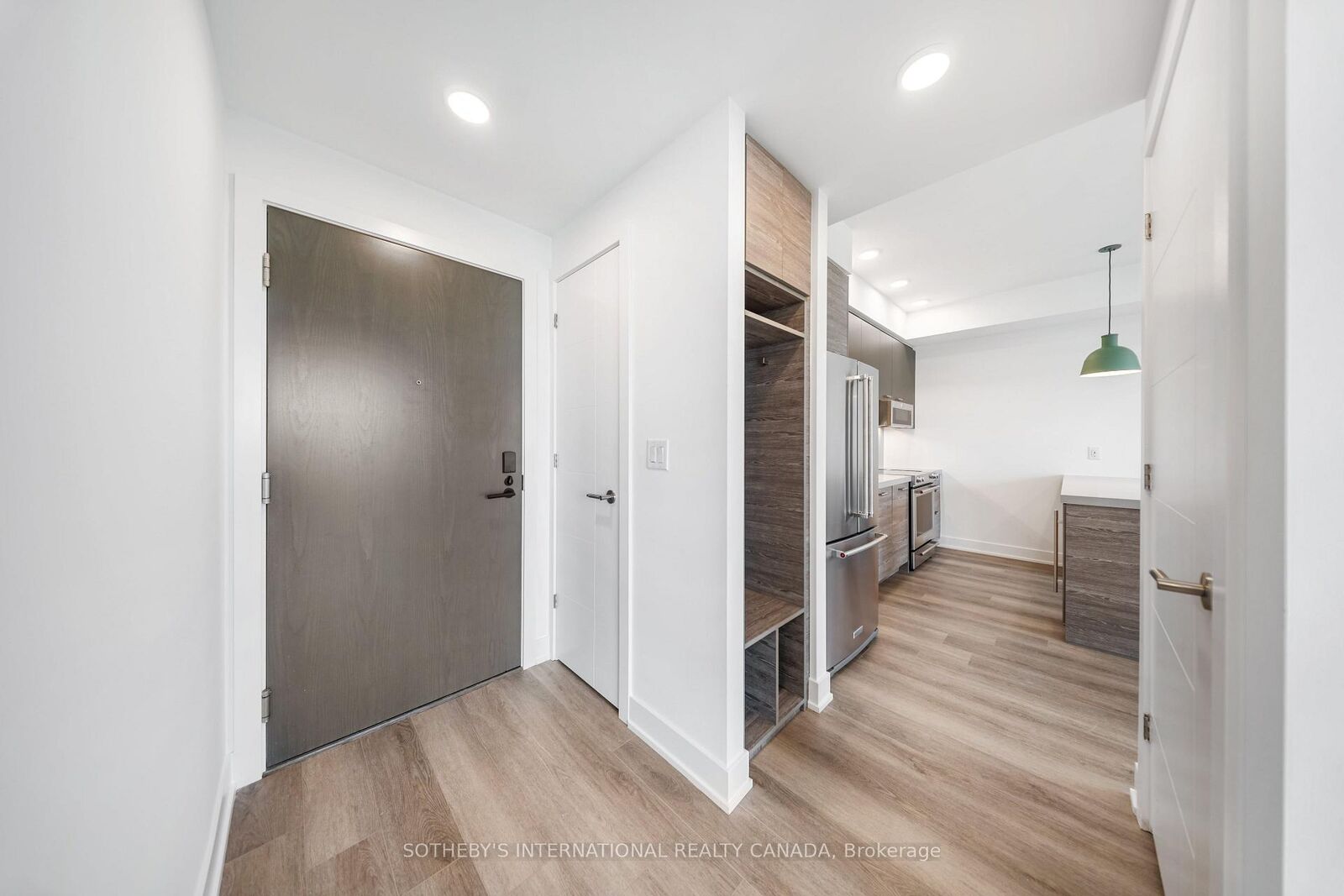 Property Photo:  484 Spadina Avenue 709  ON M5S 0E4 