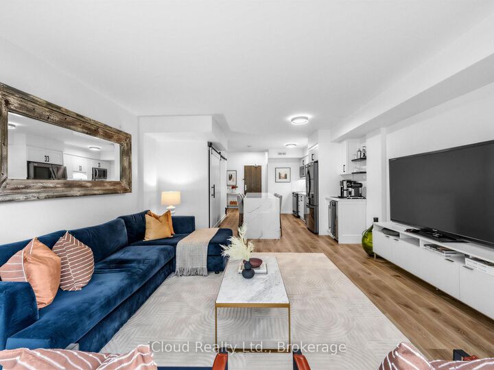 201 Carlaw Avenue 244 — photo 1