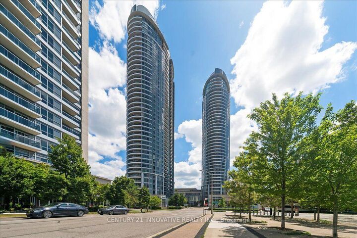 125 Village Green Square 3501 — photo 1