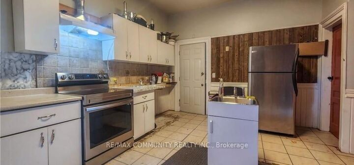 561 Gould Street — photo 1