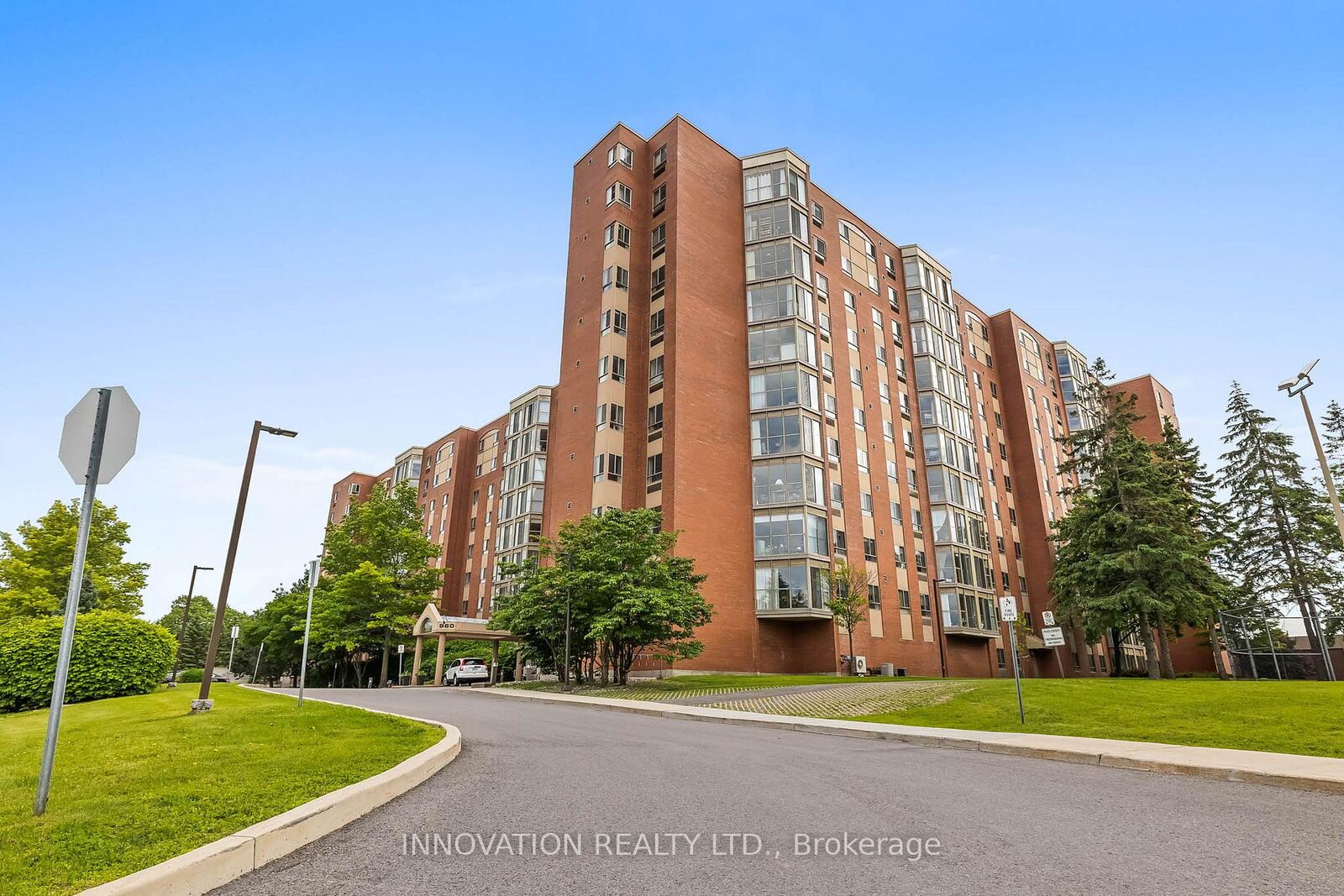 Property Photo: 960 Teron Road 1001 ON K2K 2B6