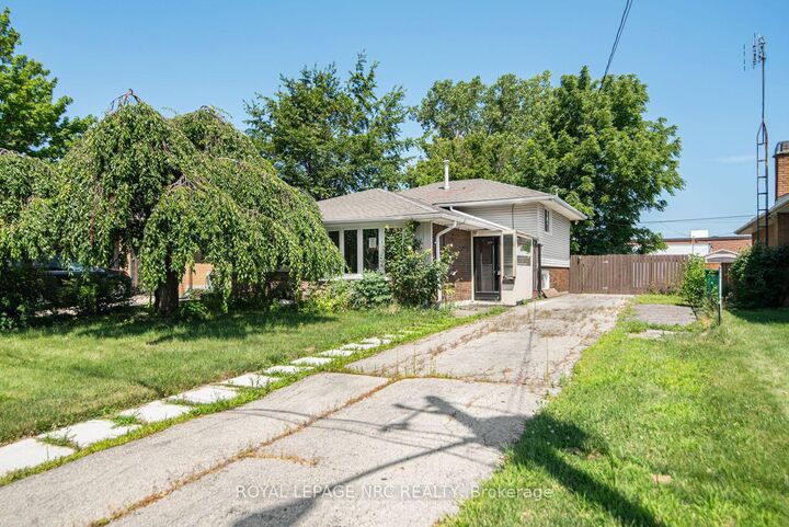 Property Photo: 100 Mountain Avenue N ON L8G 3P7
