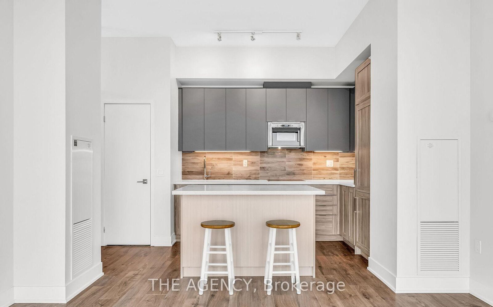 Property Photo:  2908 Highway 7 N/A 3707  ON L4K 0K5 