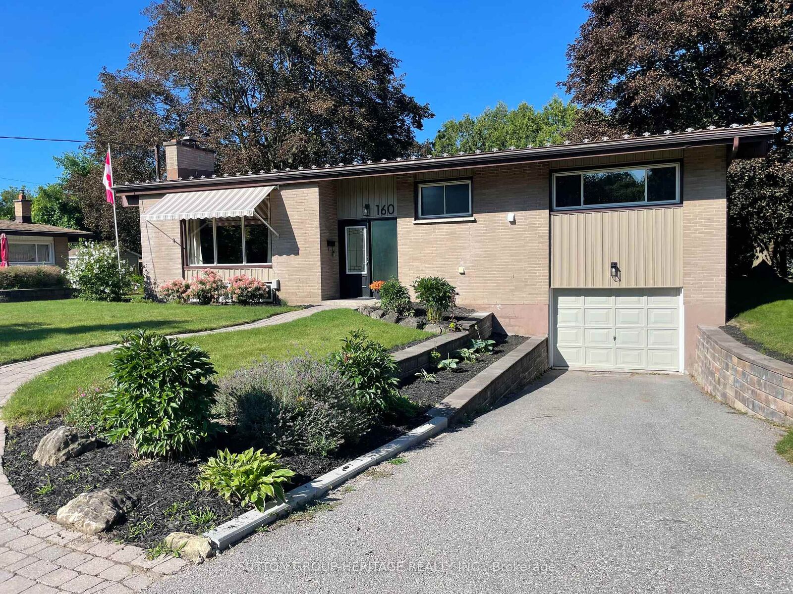 Property Photo: 160 Laurel Court ON L1G 6M5