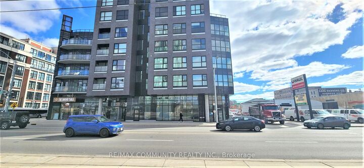 Property Photo: 1 Victoria Street 1708 ON N2G 0B5