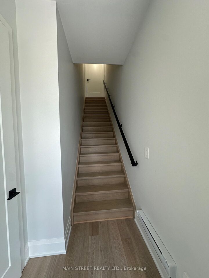 Property Photo:  59 Charles Street 11  ON L3Y 3V7 