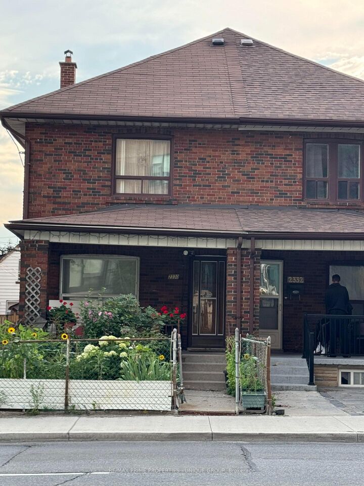 2330 Dufferin Street — photo 1