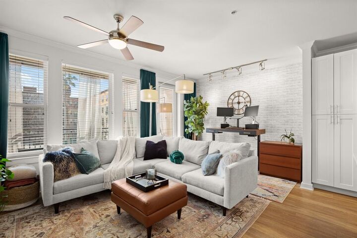 Property Photo:  1900 Barton Springs Road 3038  TX 78704 