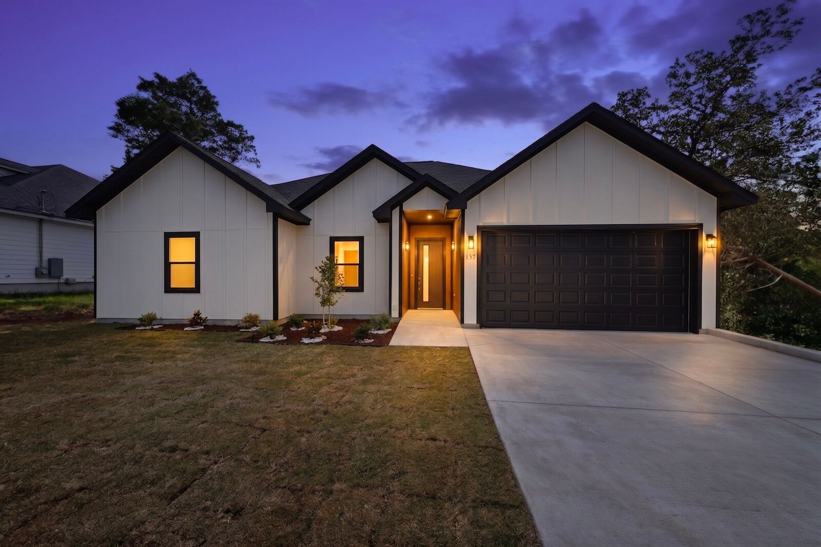 Property Photo: 137 N Pohakea Drive TX 78602