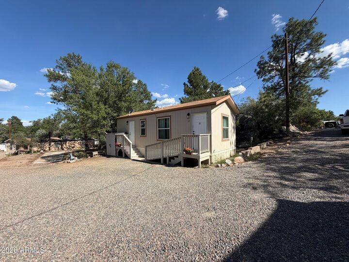 Property Photo: 615 West Street 27 AZ 86305