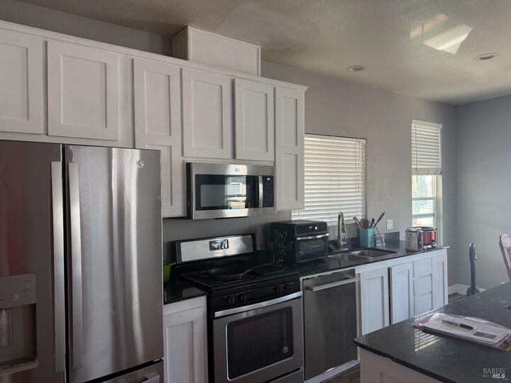 Property Photo: 142 Apple Lane CA 95407