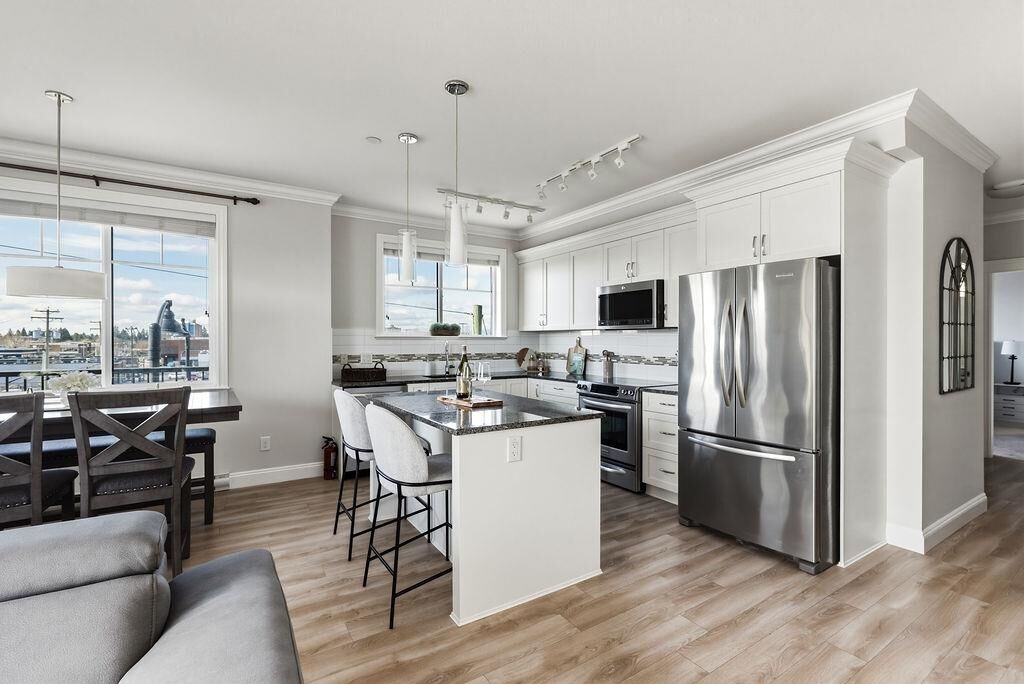 Property Photo: 11862 226 Street 305 BC V2X 9C8