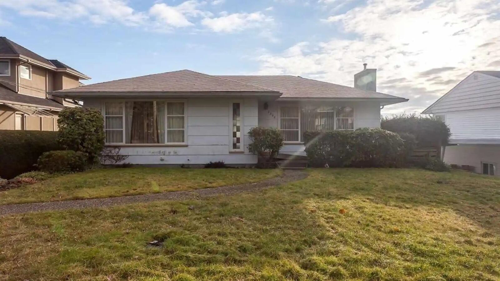 Property Photo:  2308 Jefferson Avenue  BC V7V 2B2 