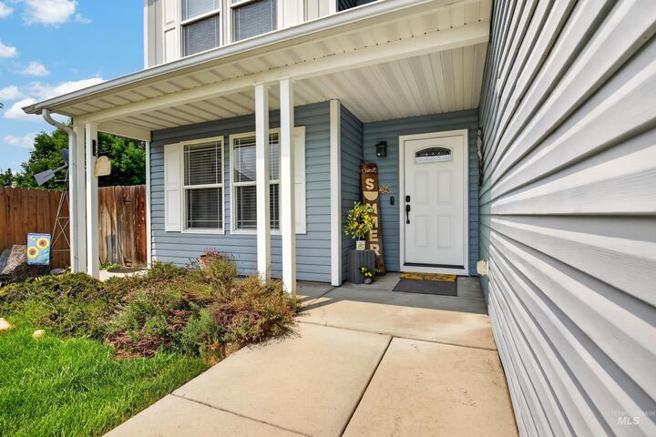 Property Photo:  320 E Walcott Lake Ct  ID 83644 