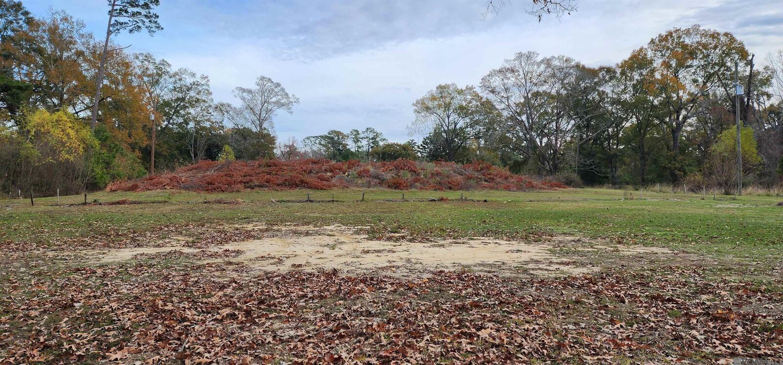 Property Photo: 945 S River Rd LA 70726