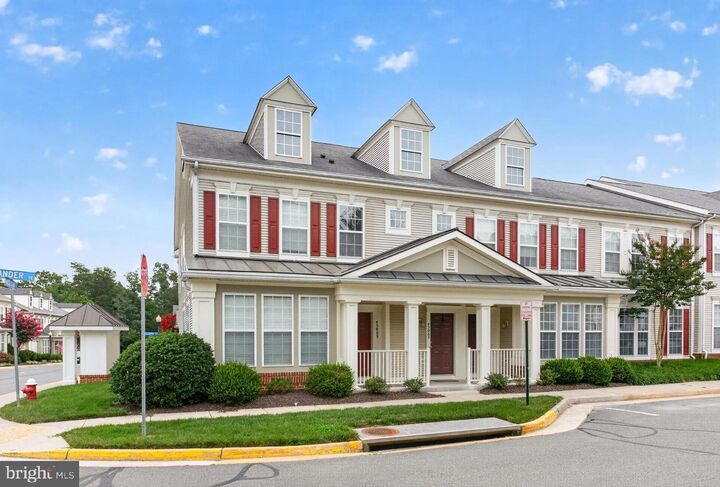 Property Photo: 43081 Zander Terrace VA 20147