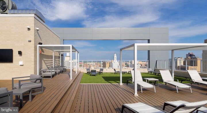 Property Photo:  450 N 18th Street 0212  PA 19130 