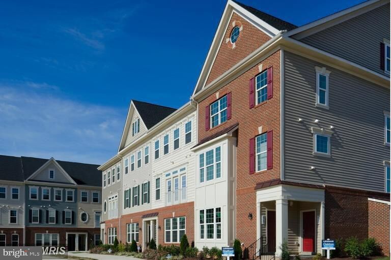 Property Photo: 4896 Dane Ridge Circle VA 22193