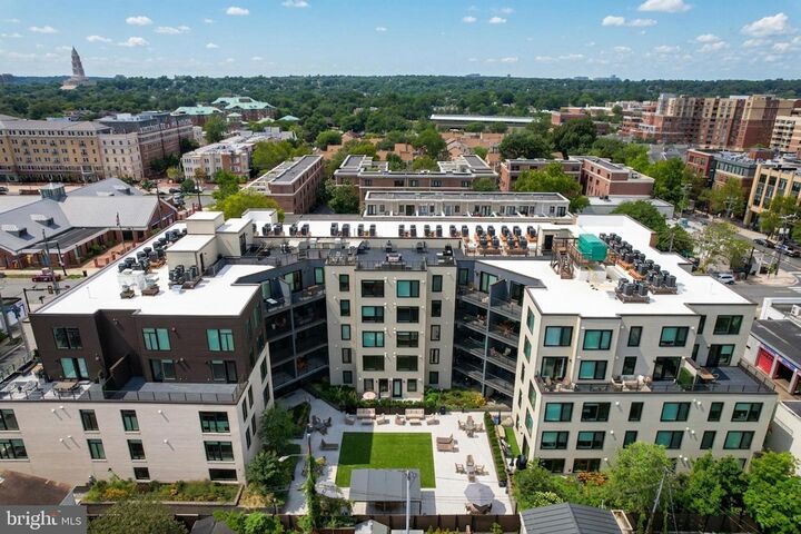 Property Photo:  701 N Henry Street 213  VA 22314 