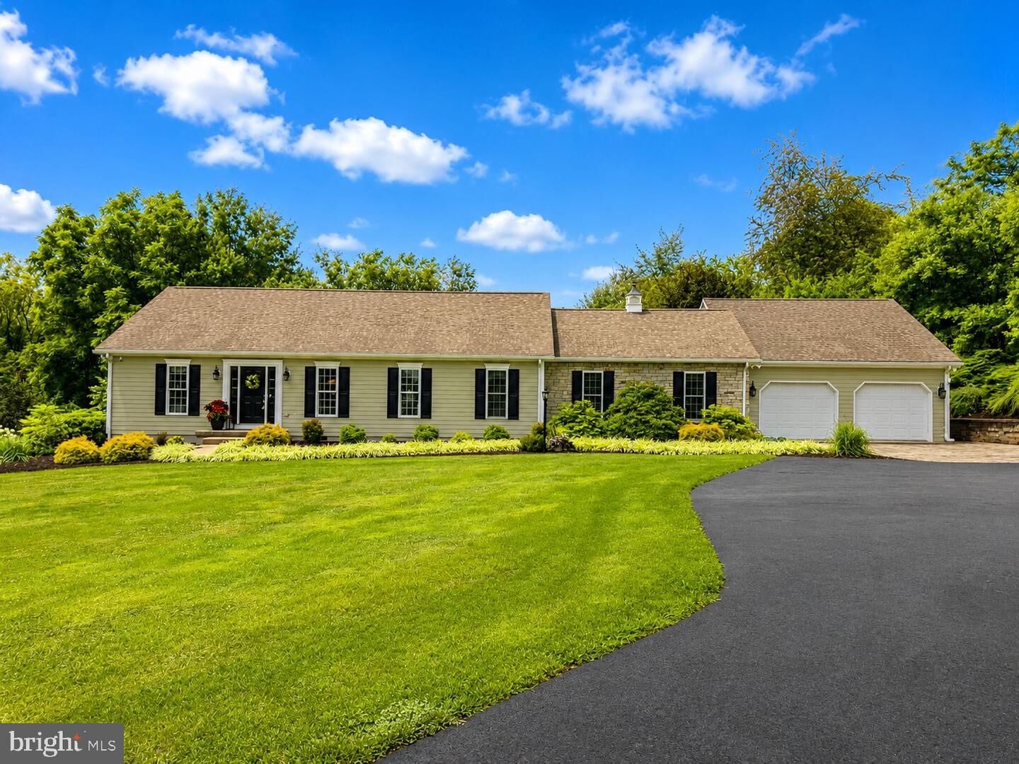 Property Photo: 105 Derby Court WV 25403