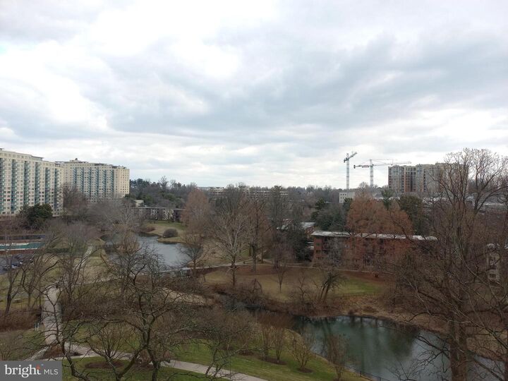 Property Photo: 10201 Grosvenor Place 814 MD 20852