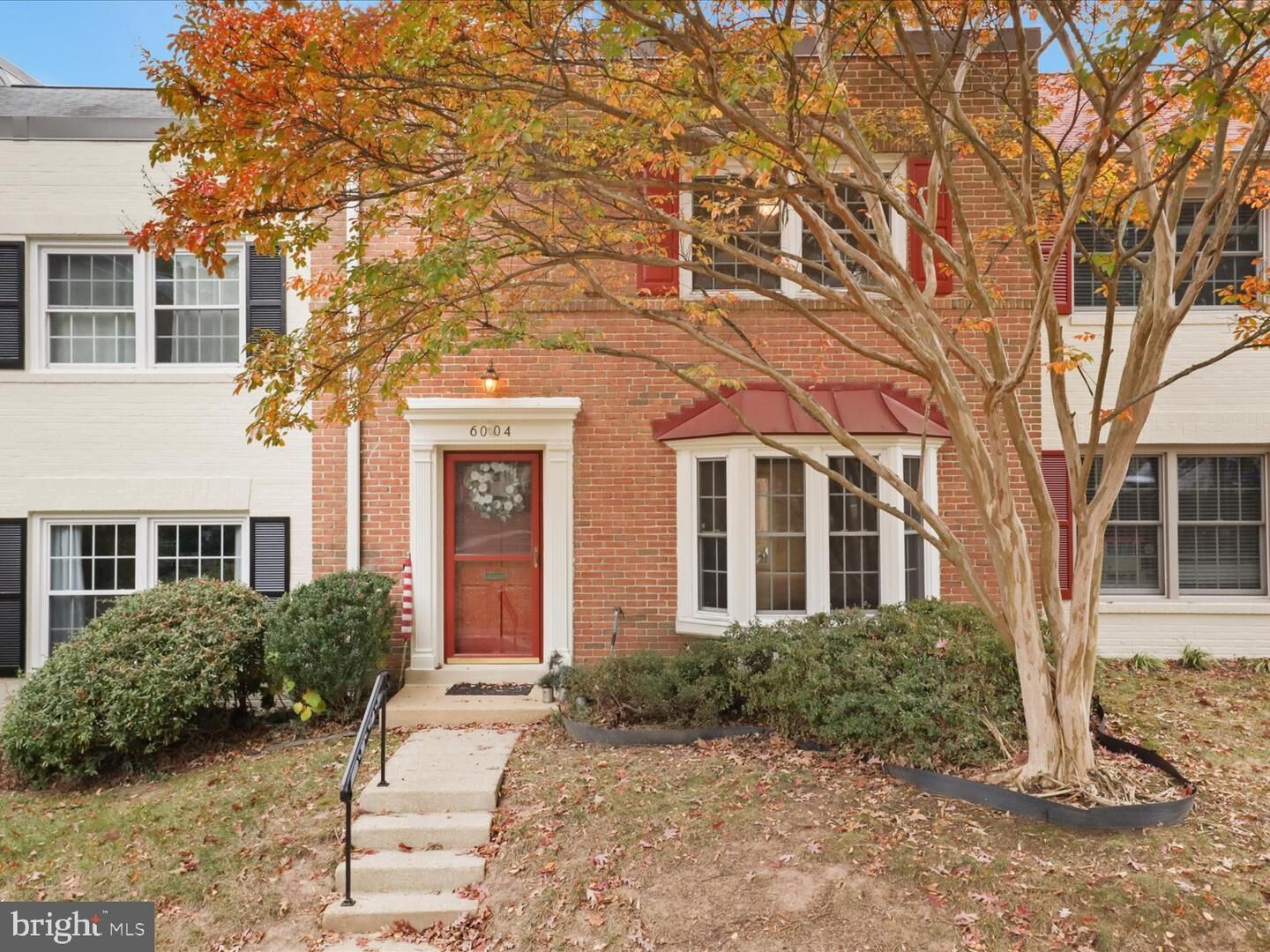 Property Photo: 6004 Waterbury Court VA 22152