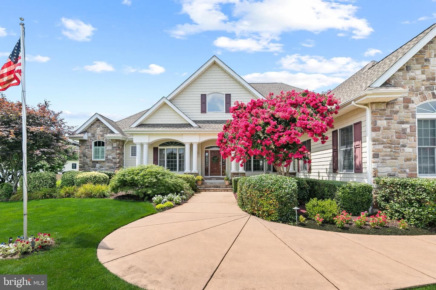 Property Photo:  607 Saint Andrews Court  DE 19939 