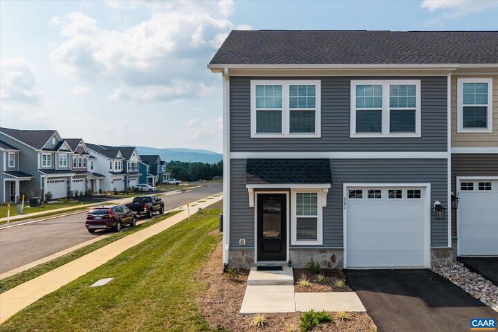 Property Photo: 301 Ridgeline Dr VA 22980