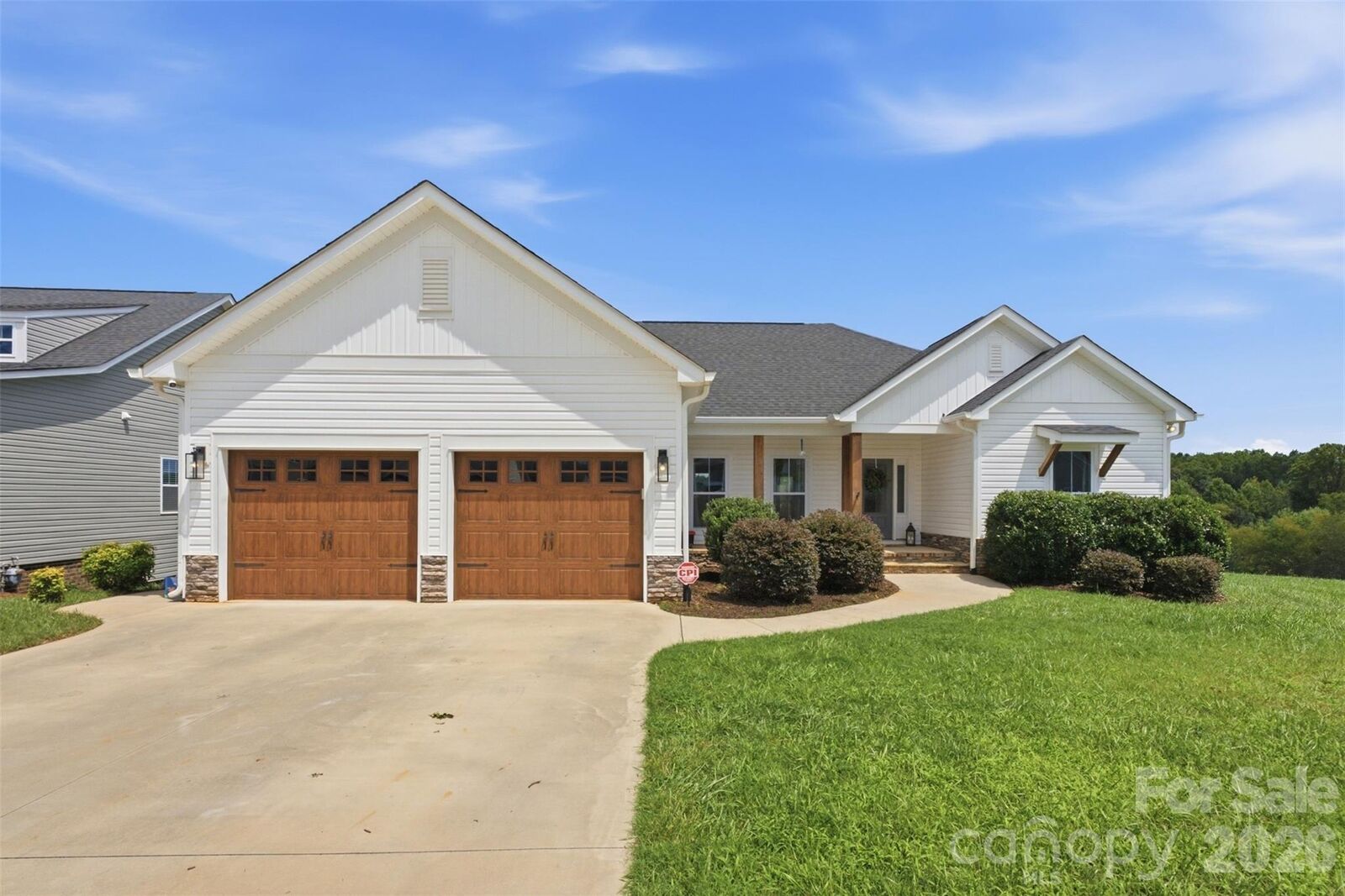 Property Photo: 233 Pinnacle Crossing NC 28152