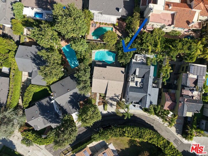 Property Photo: 4262 Levitt Ln CA 91403