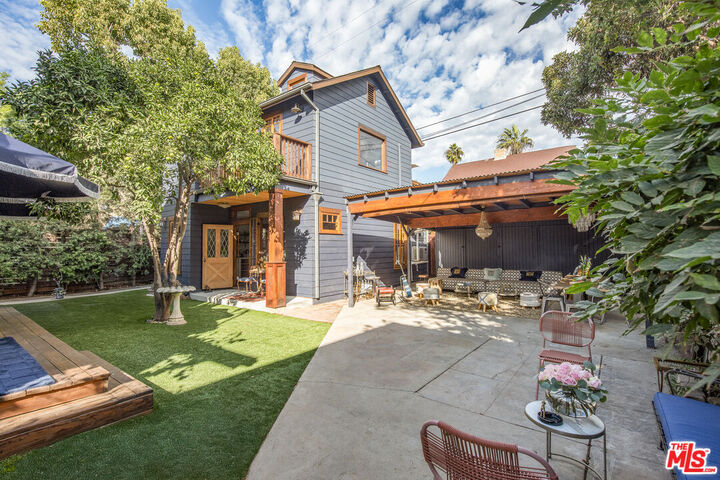 Property Photo: 1718 S Hobart Blvd CA 90006