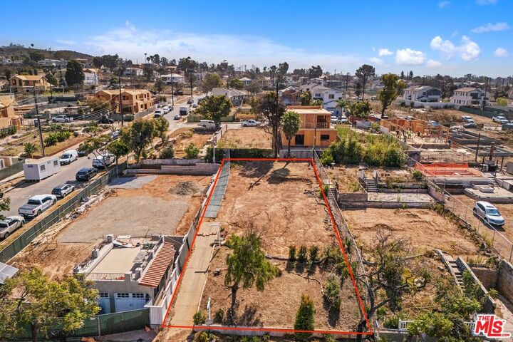 Property Photo:  1050 Monument St  CA 90272 