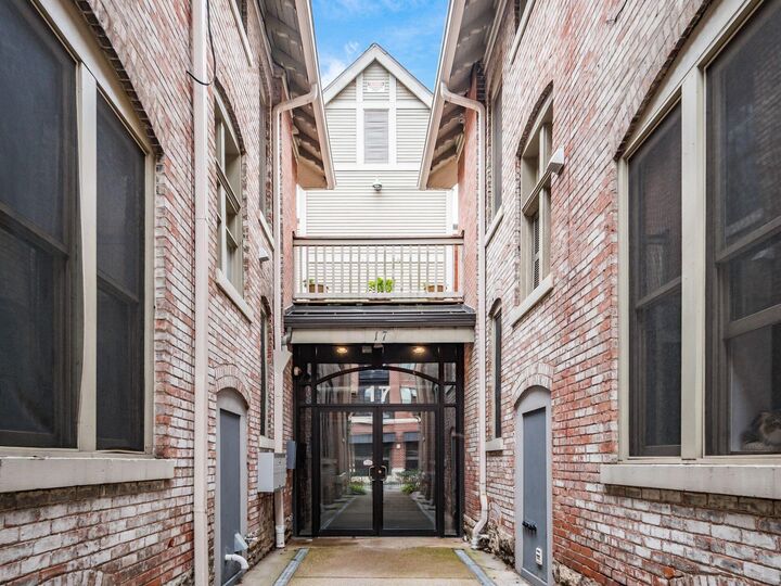 Property Photo: 17 W 3rd Avenue OH 43201