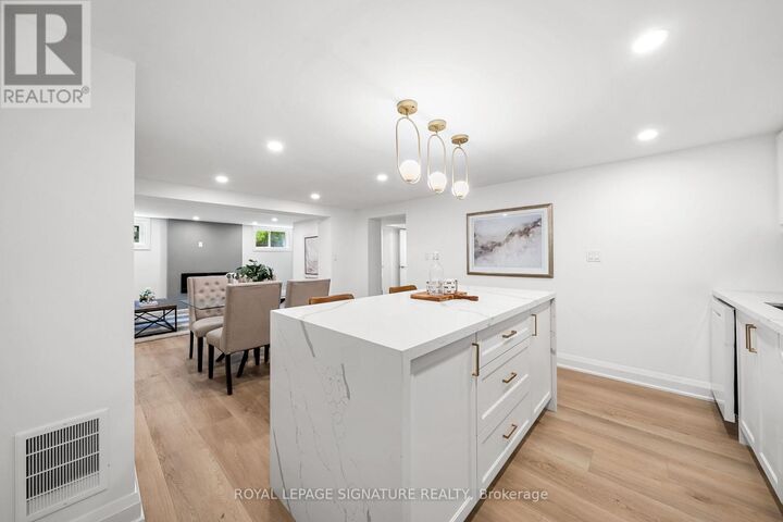 Property Photo: 247 Kathryn Crescent Lower ON L3Y 1L9