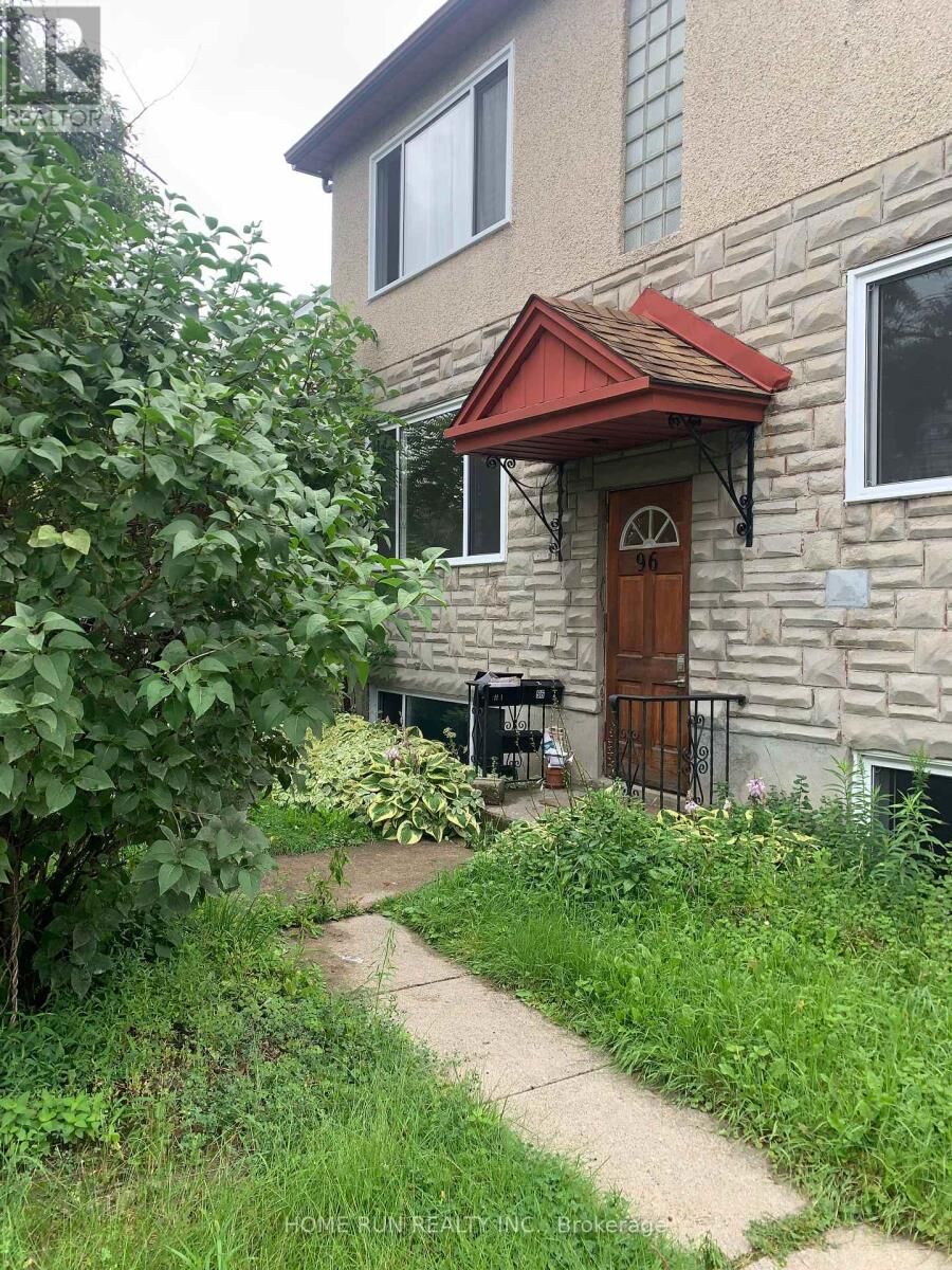 Property Photo:  96 Ontario Street 3  ON K1K 1K9 