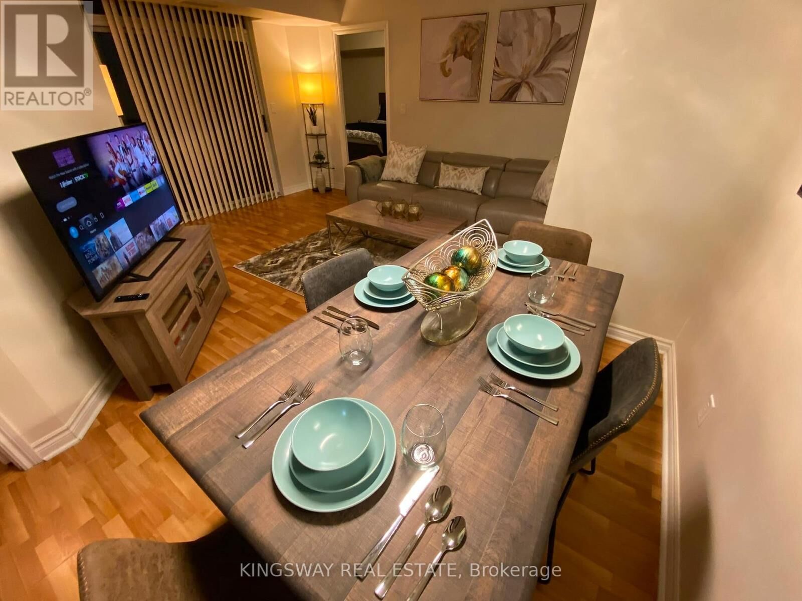 Property Photo:  3888 Duke Of York Boulevard 2730  ON L5B 4P5 