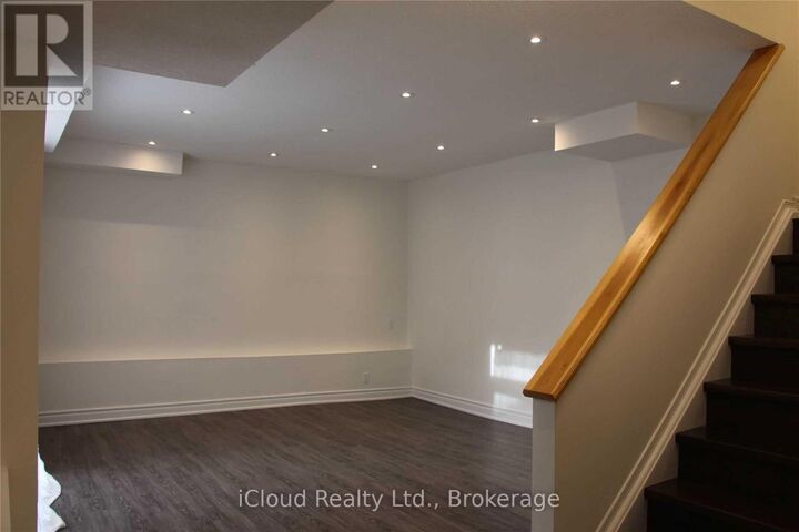 Property Photo: 1449 Ithaca Court ON L5J 4L1