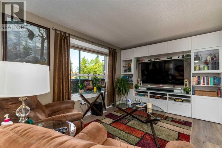 Property Photo:  5102 47 Street  AB T9V 0G2 