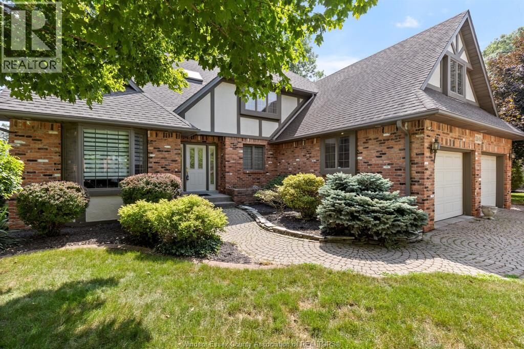 Property Photo: 5940 Oxley ON N9H 1N5