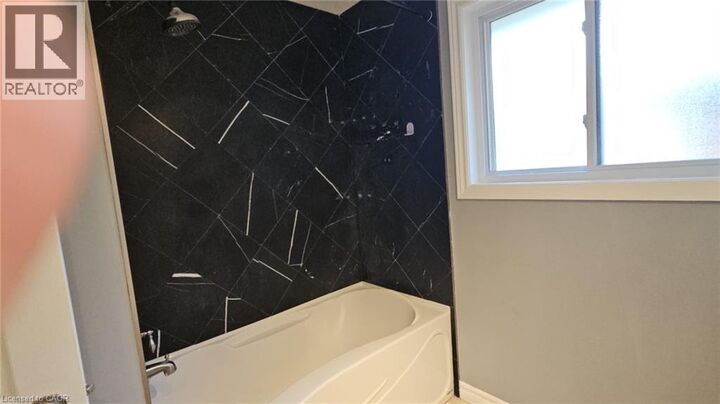 Property Photo:  98 Lynbrook Drive Upper  ON L9C 2K9 