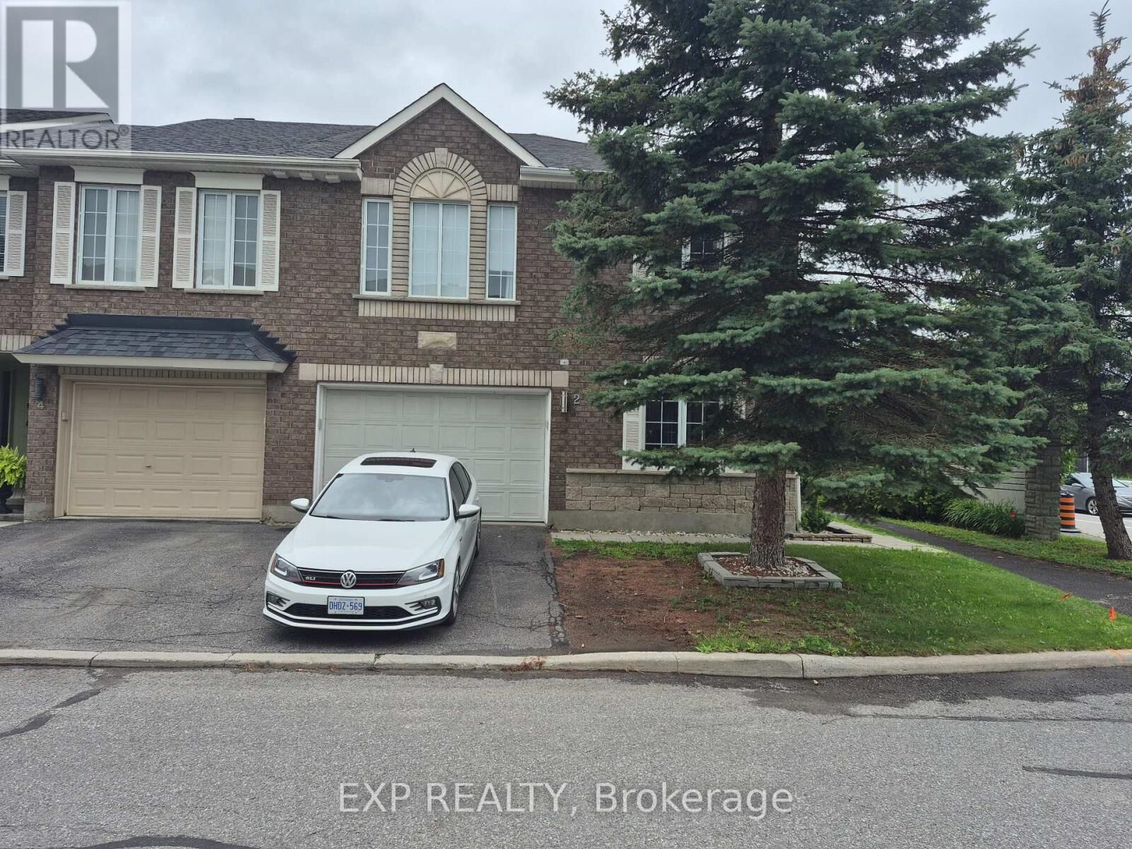 Property Photo: 2 Maple Park Private ON K1T 4A6