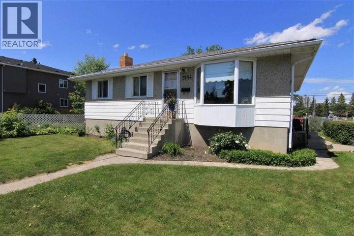 Property Photo:  7504 39 Avenue Northwest  AB T3B 1V3 