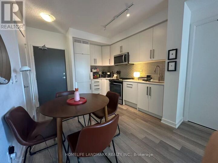 Property Photo:  5180 Yonge Street 2807  ON M2N 5P6 