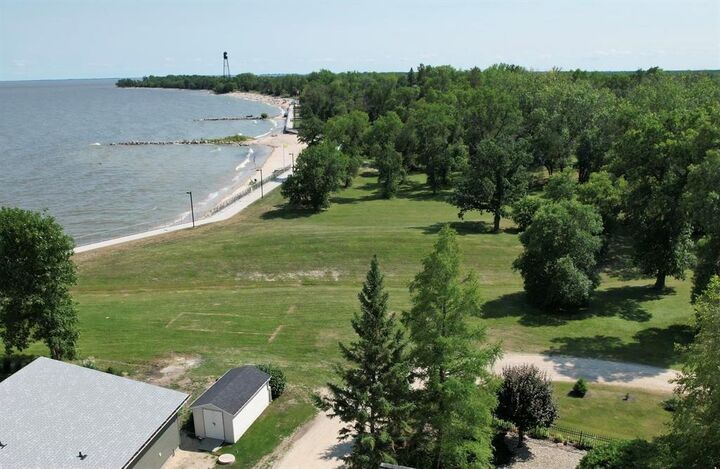 Property Photo: 109 Elm Avenue East MB R0C 3G0