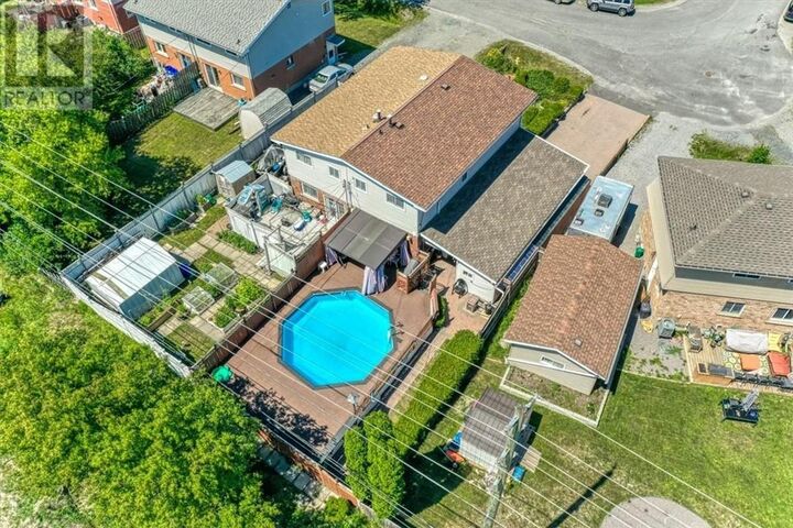 Property Photo:  17 Elmhurst Court  ON  