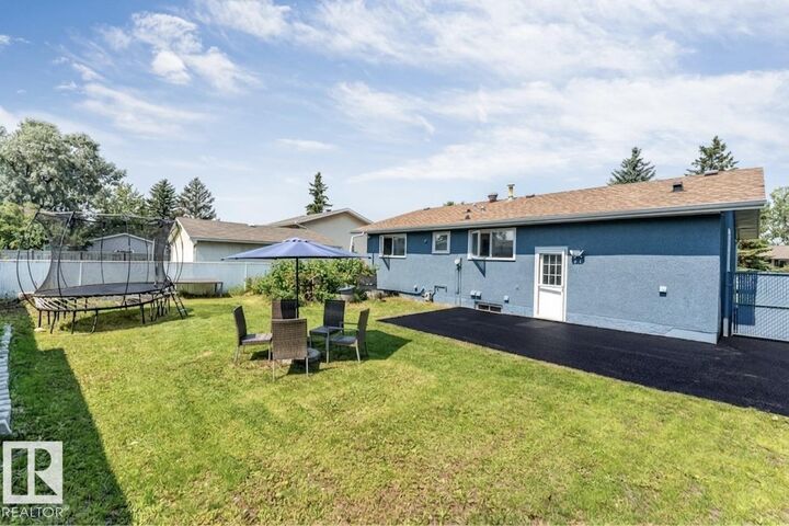 Property Photo: 7419 33 Av NW AB T6K 1J5