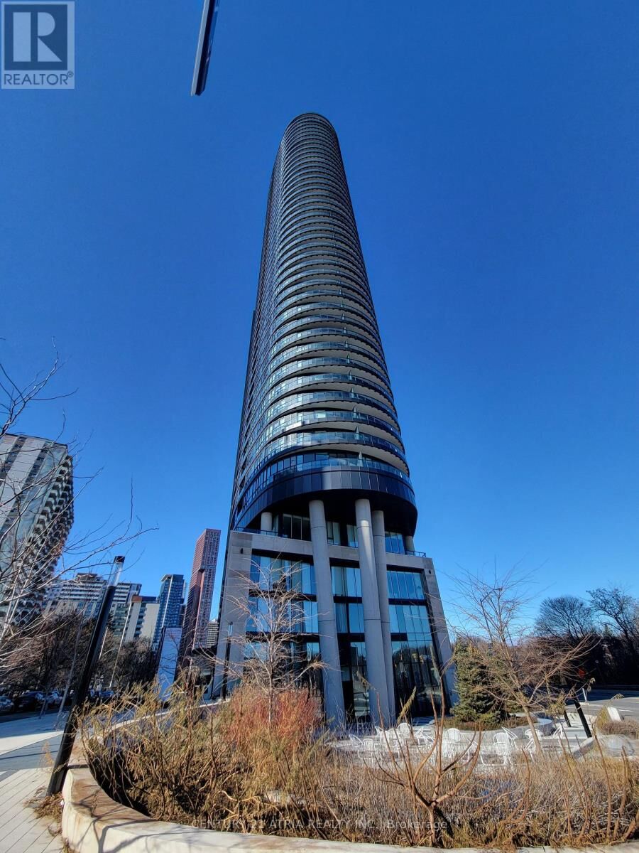 Property Photo: 585 Bloor Street East 2224 ON M4W 0B3