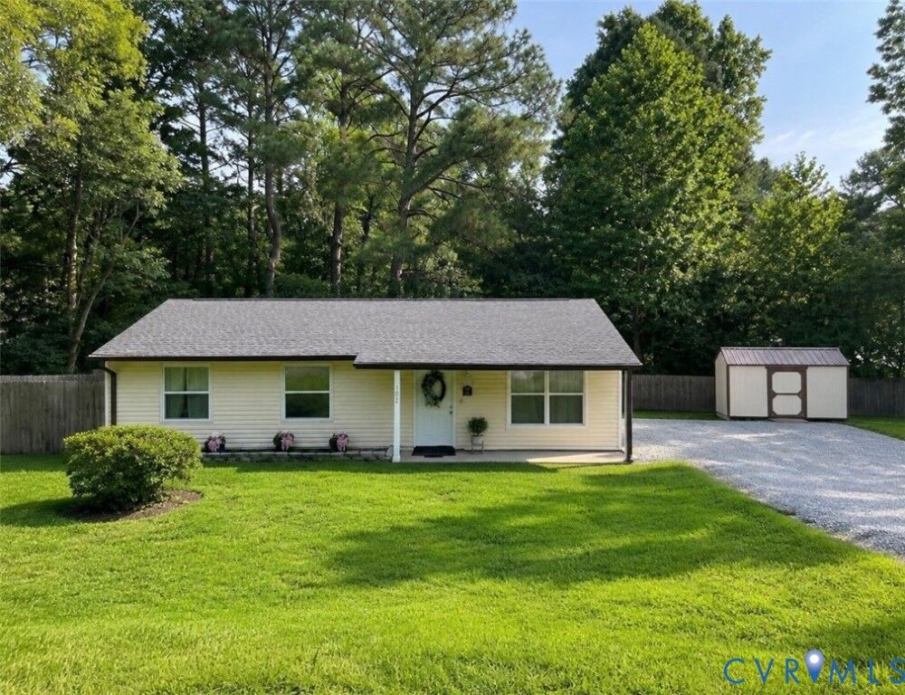 Property Photo:  102 Mildred Drive  VA 23188 